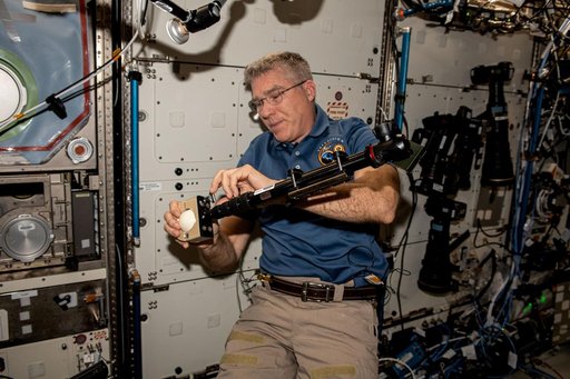 iss069e009796
