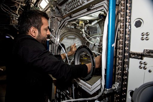 iss069e056648