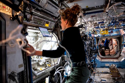 iss070e000391