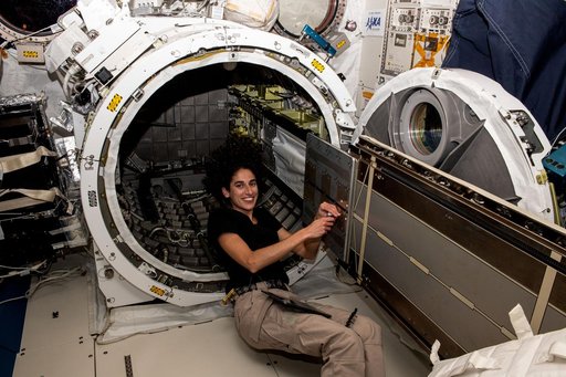 iss070e000559