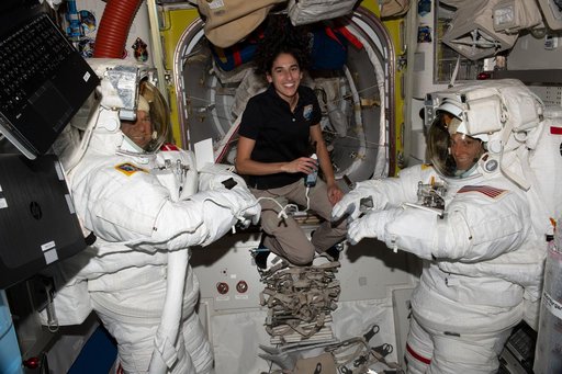 iss070e002430