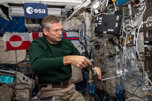iss070e003120_alt
