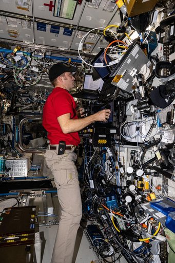 iss071e010051