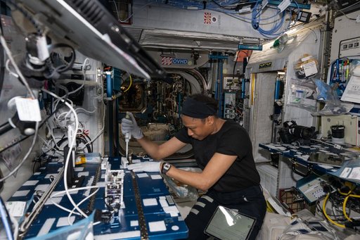 iss071e041625