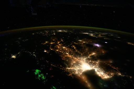 iss071e056627