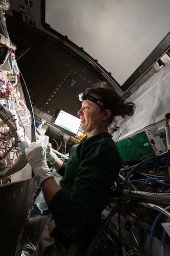 iss071e067443