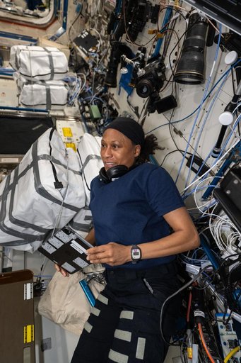 iss071e077872