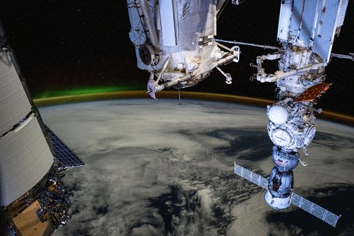 iss071e128882