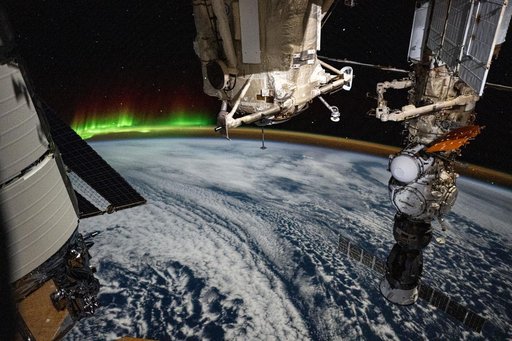 iss071e130569