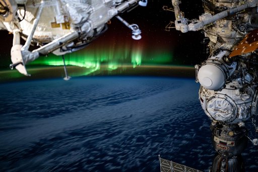 iss071e142810