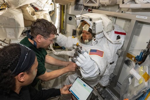 iss071e143649