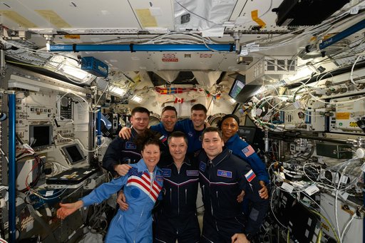 iss071e178079
