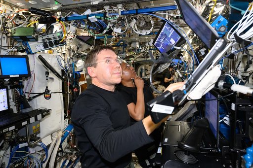 iss071e180163