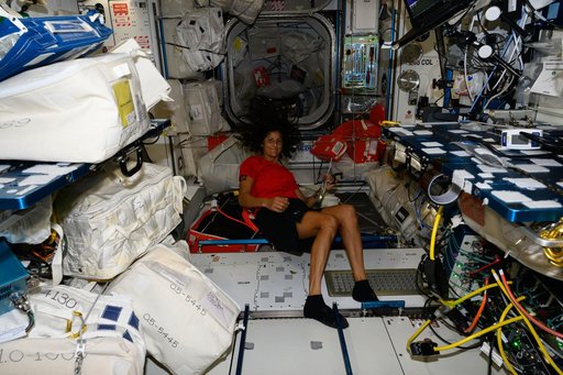 iss071e182902
