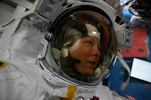iss071e207993