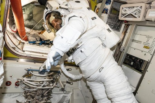 iss071e414639