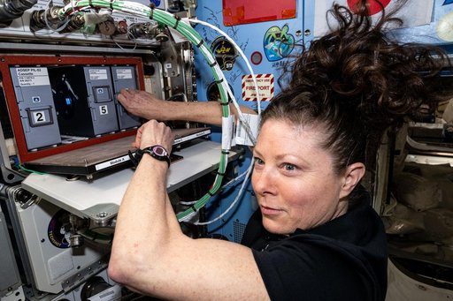 iss071e486706