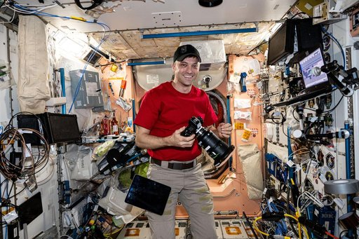 iss071e513872