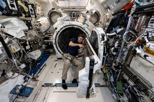 iss071e522256
