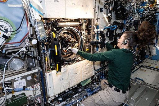 iss071e549501