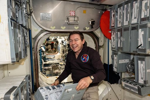 iss071e549683