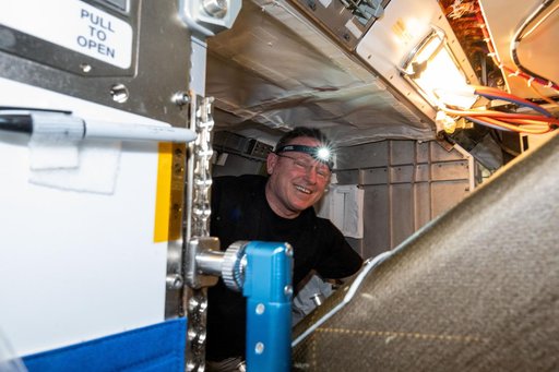 iss071e580589