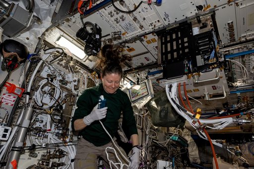 iss071e612592