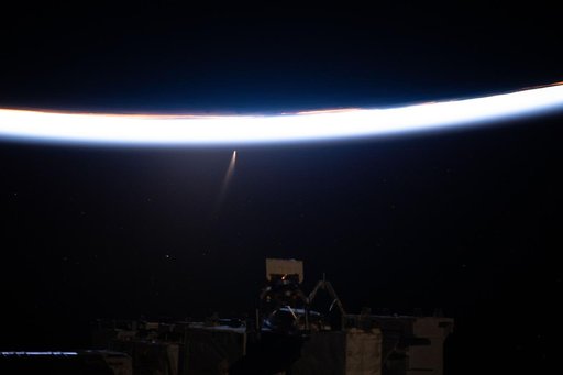 Comet C/2024 G3 (ATLAS) seems to be near Earth's horizon