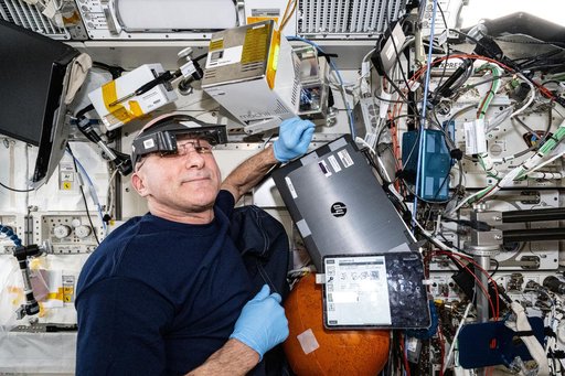iss072e660187_alt