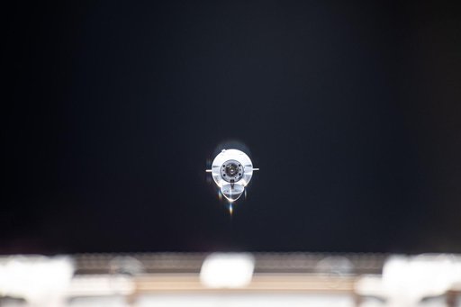 The SpaceX Dragon cargo craft approaches the International Space Station