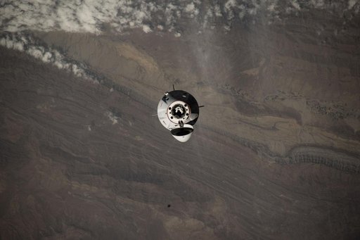 The SpaceX Dragon approaches the International Space Station above Pakistan