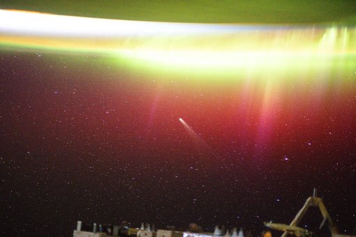 Comet Lemmon soars past Earth at a distance of about 57.2 million miles