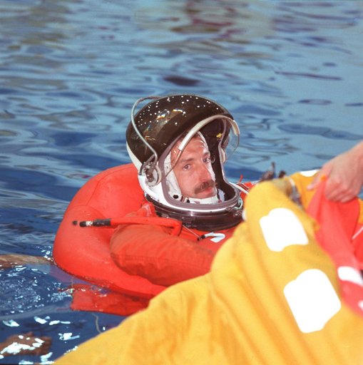 STS-106 crew water survival training