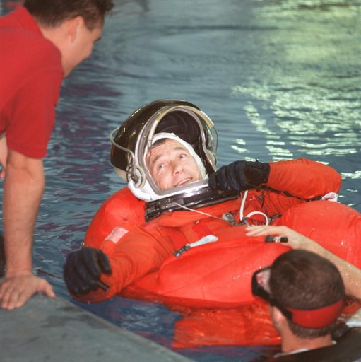 STS-106 crew water survival training