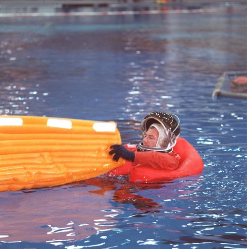 STS-106 crew water survival training