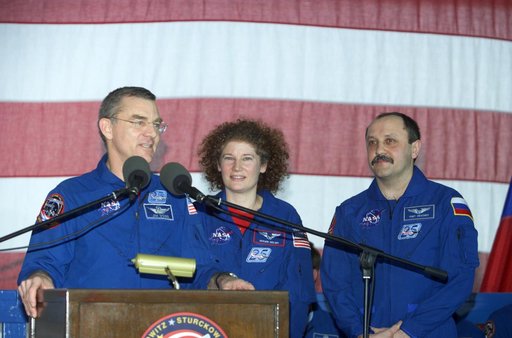 STS-105 Expedition 2 Return