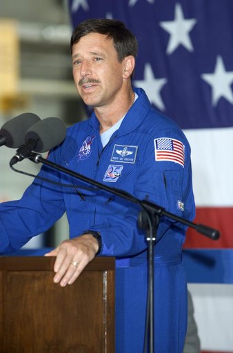 STS-105 Expedition 2 Return