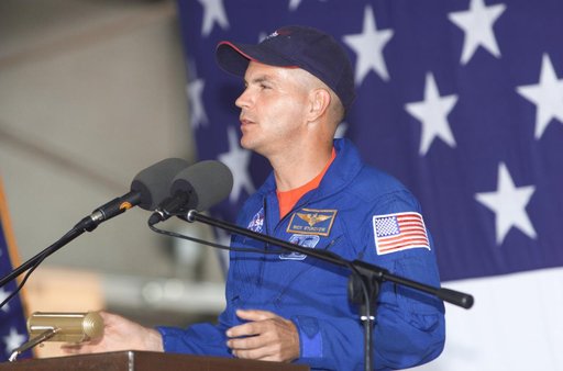 STS-105 Expedition 2 Return