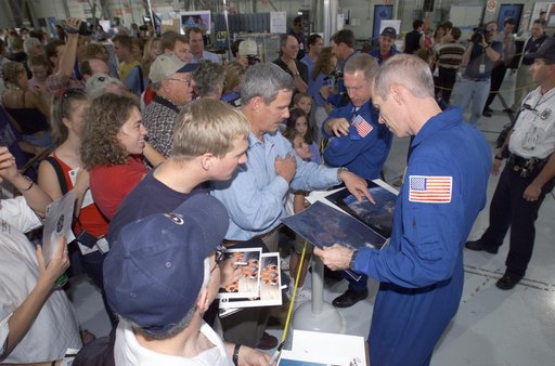 STS-105 Expedition 2 Return