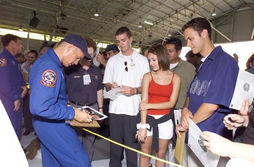 STS-105 Expedition 2 Return