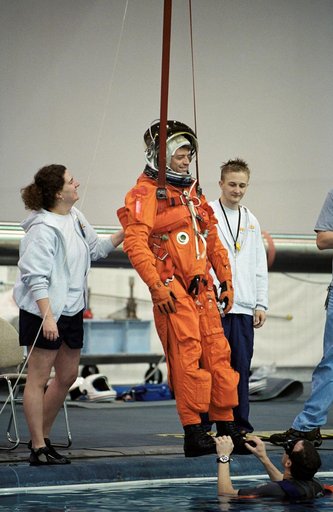 STS-112 Water Survival Training, SCTF, NBL