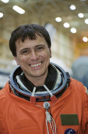 STS-111 & Expedition 5 preflight training in the SVMF