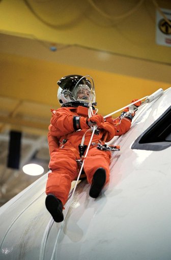 STS-112 Preflight Emergency Egress Training