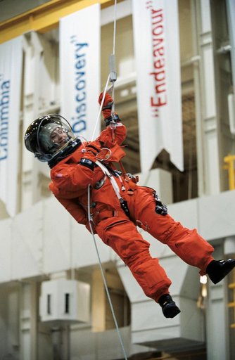 STS-112 Preflight Emergency Egress Training