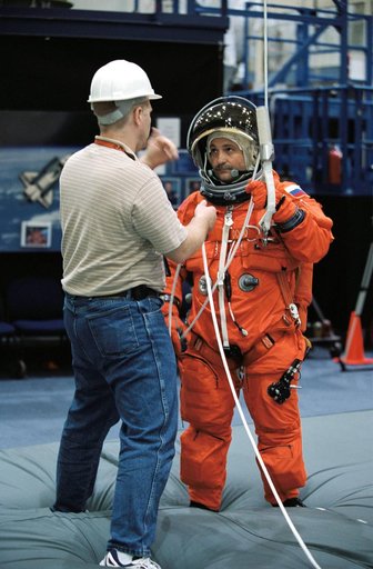 STS-112 Preflight Emergency Egress Training