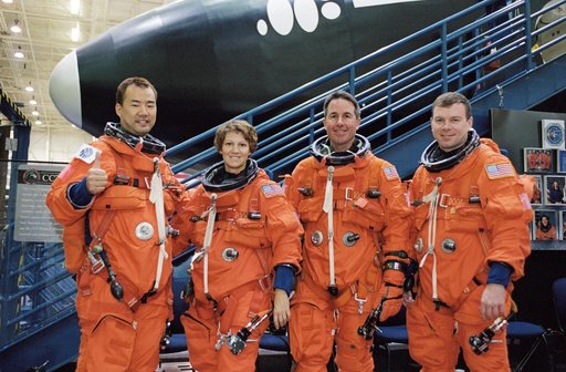 Preflight coverage of STS-114 & Expedition 7 Crews, Emergency Egress Training