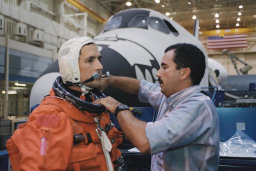 Preflight coverage of STS-113 & Expedition Six during PRL ingress training