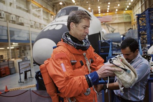 Preflight coverage of STS-113 & Expedition Six during PRL ingress training