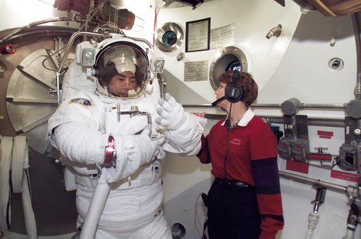 STS-114 SSATA Crew Training - Noguchi, STB-ST-621