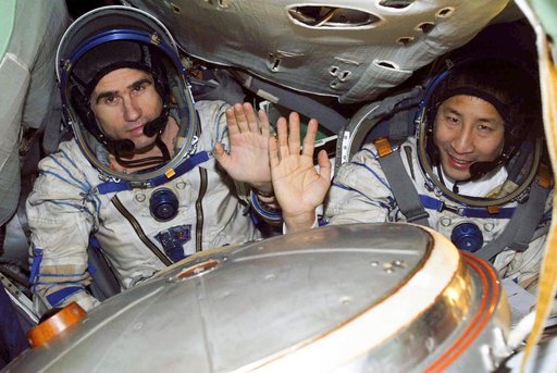 Expedition 7 Preflight training at Star City